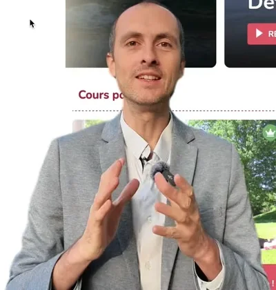 Portrait de Sébastien Gourrier, en veste grise, qui parle face caméra.